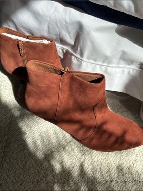 Clark’s Brown Bootie/Kitten Heel